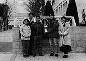 写真6-1 遠路お見舞い頂いた沼津高専寮生会のみなさんと本校の学生会（2月12日）